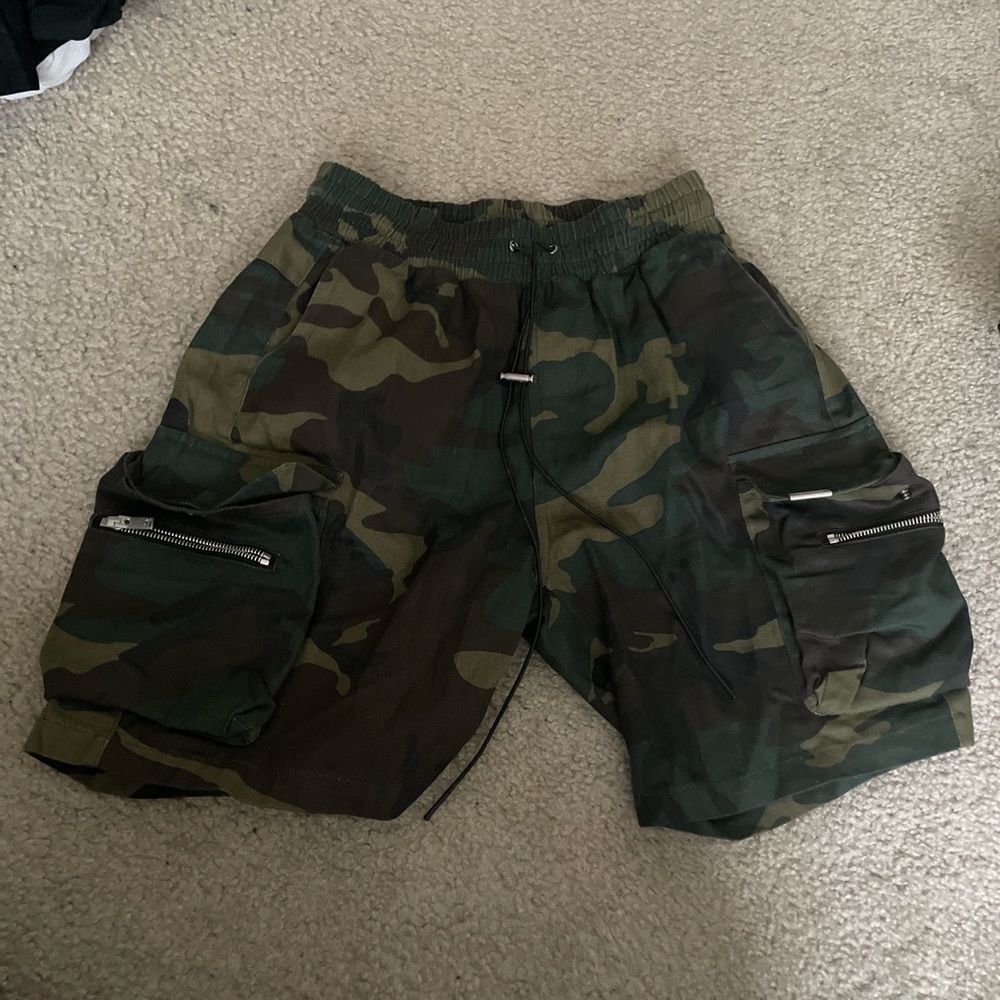 Represent clo cargo shorts